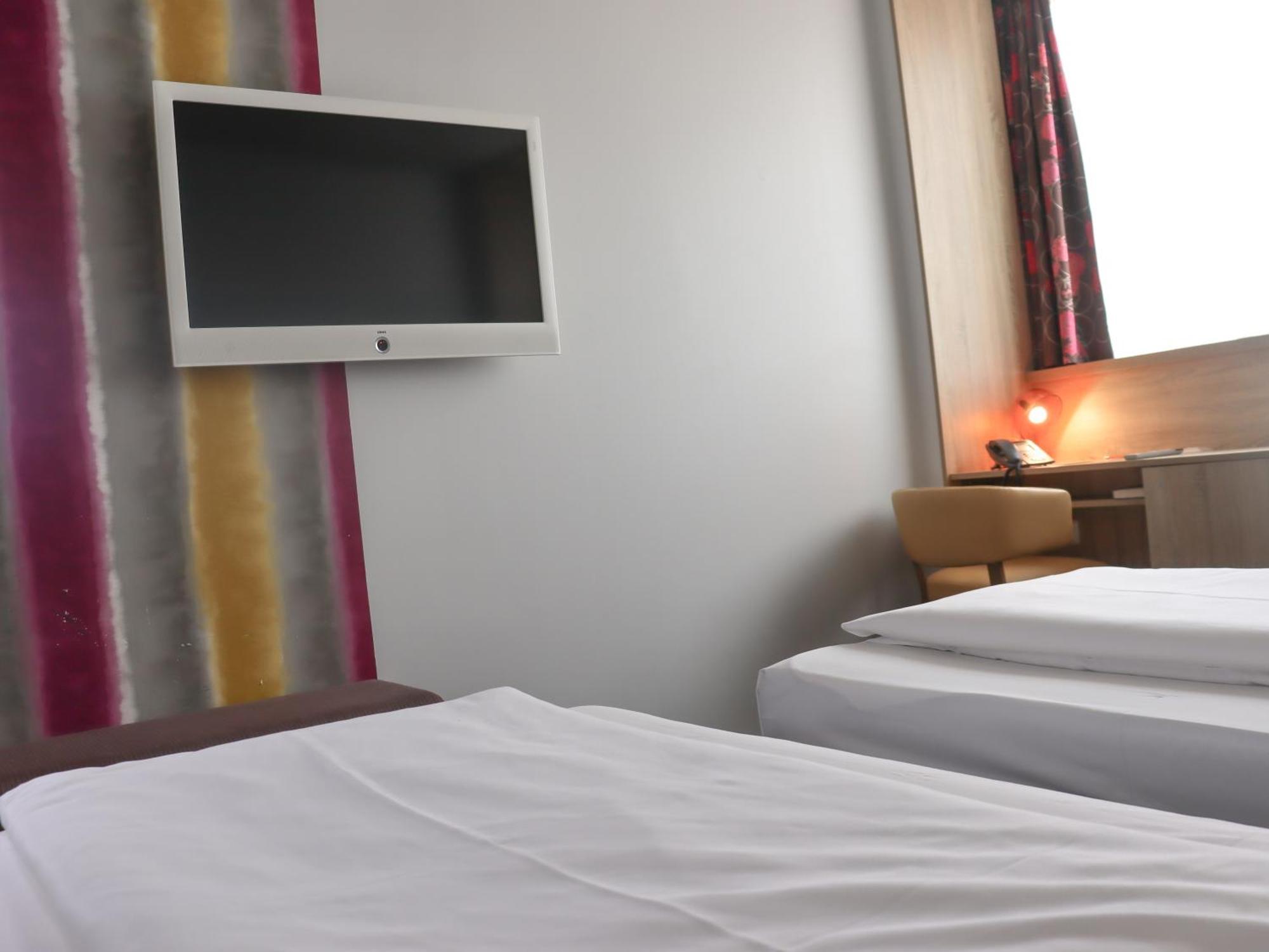 Simm'S Hotel - Cityhotel Next To Metro U3 Vienna Luaran gambar