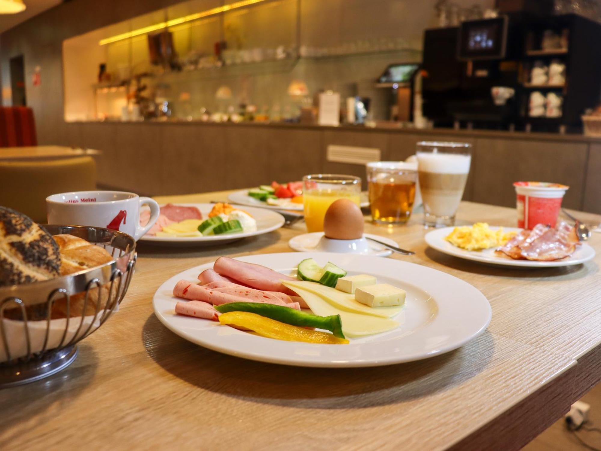 Simm'S Hotel - Cityhotel Next To Metro U3 Vienna Luaran gambar